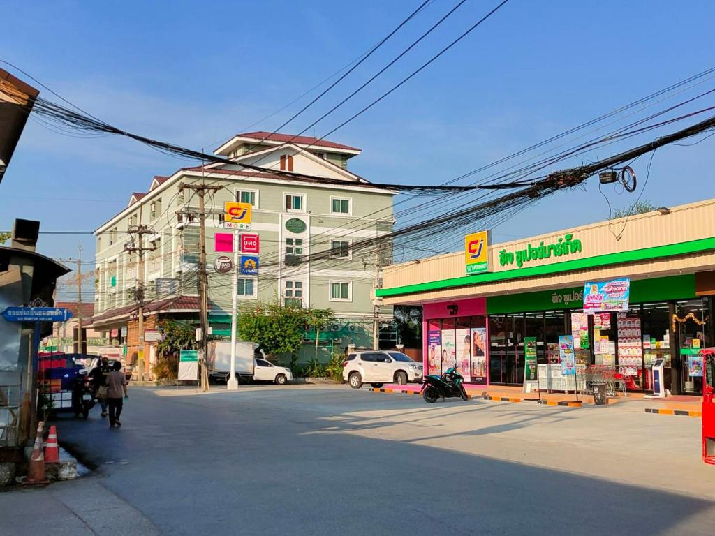 Tisaraporn Resident — Hotel in Bangkok