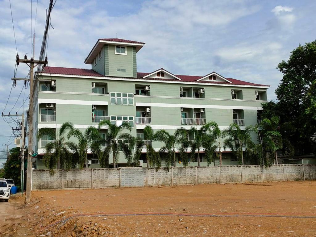 Tisaraporn Resident photo