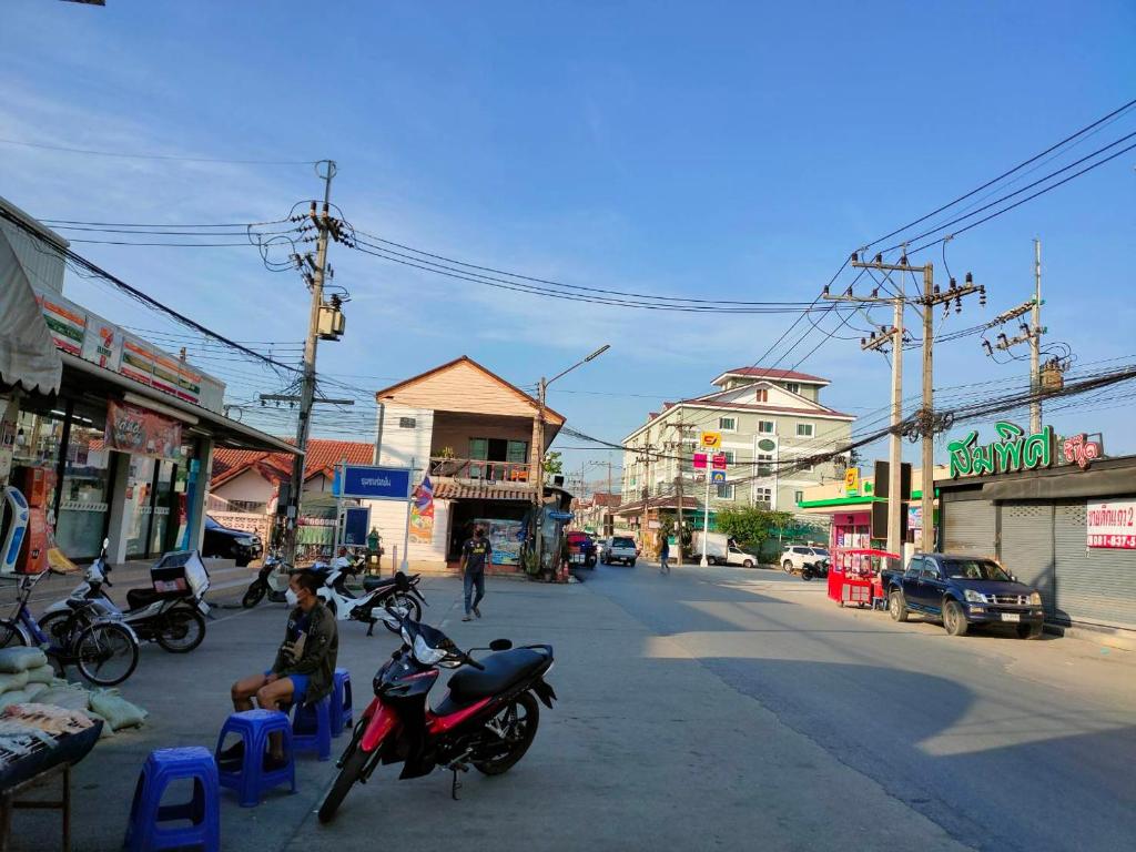 Tisaraporn Resident photo