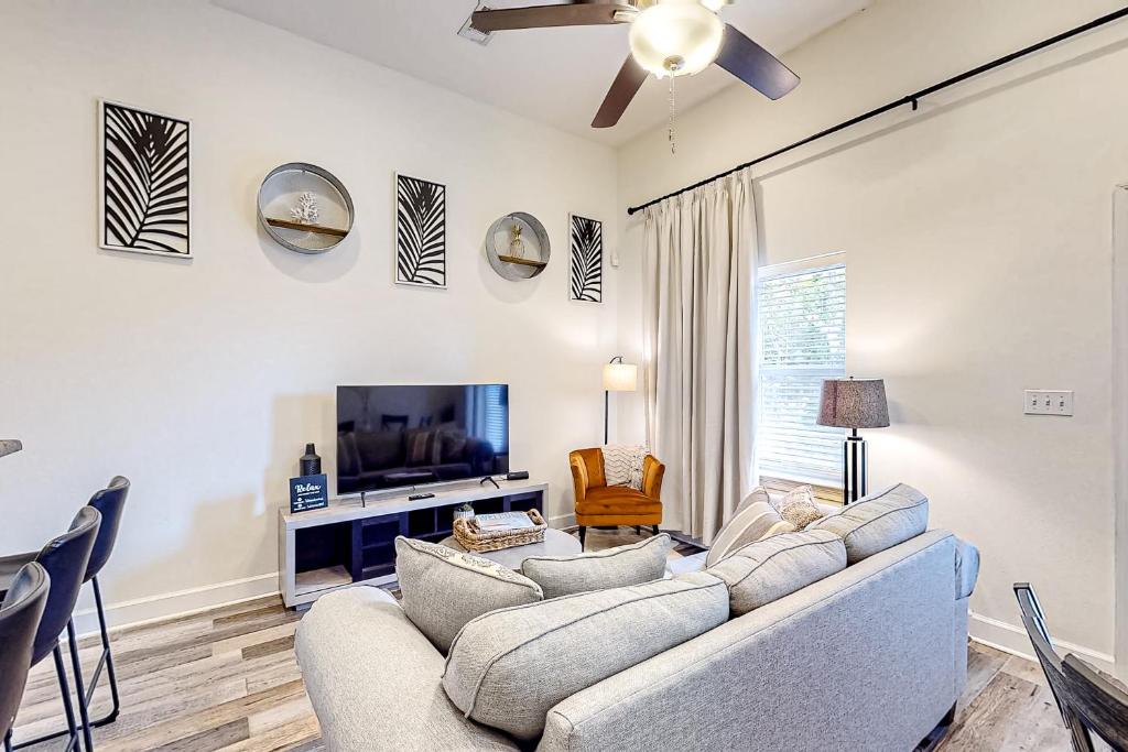 Downtown Pensacola Townhome — Hotel in Pensacola (FL)