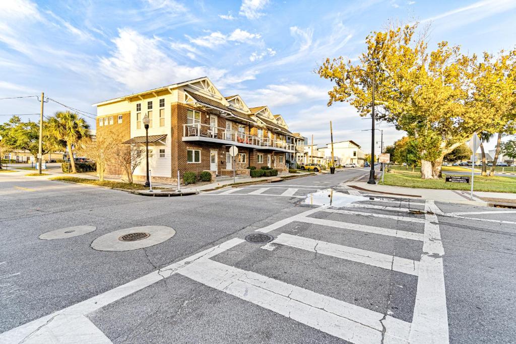 Downtown Pensacola Townhome photo