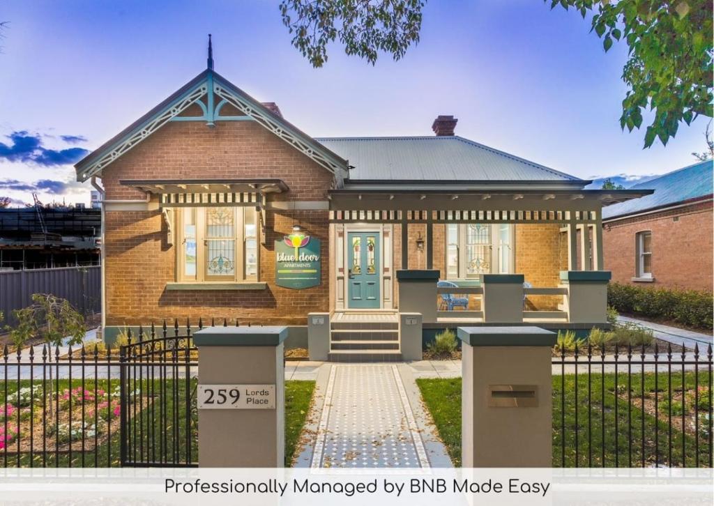 Blue Door Apartments Heritage Charm in CBD — Hotel in Orange