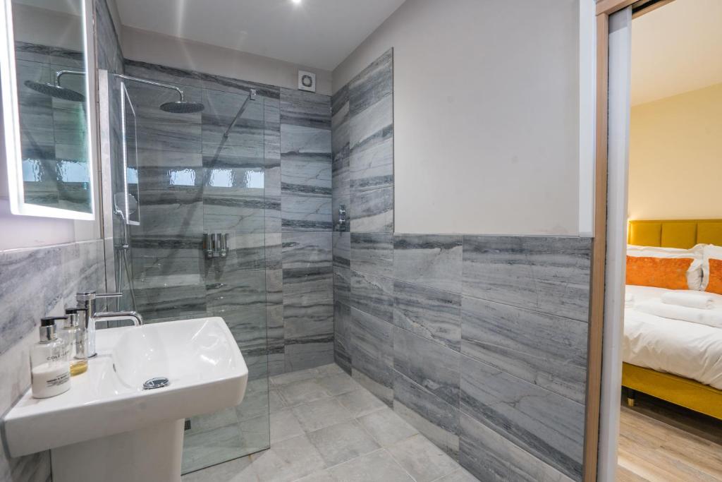 1 Elliot Terrace photo