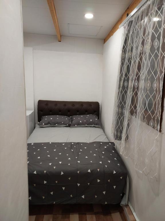 Sam's Place, Tours with Sam, Jerevan