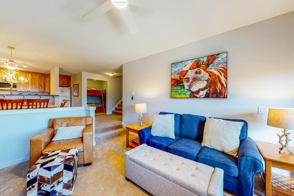 Okemo Trailside 22DL Shred Shack, Ludlow