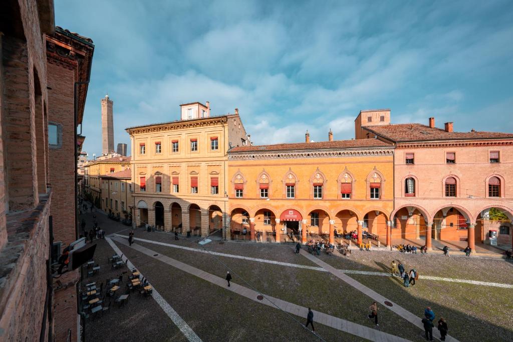 Piazza Santo Stefano con vista - 4