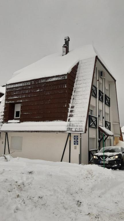 Kraljičini čardaci - 3