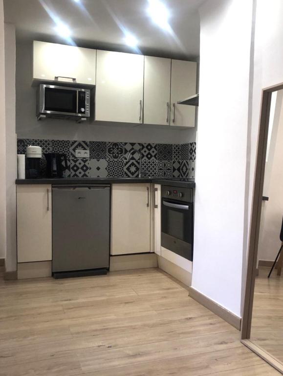 Cozy One Bedroom Apartment-City Center - 4