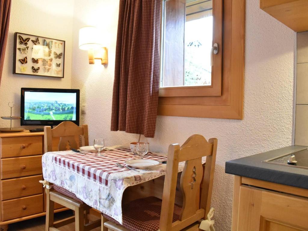 Charmant Studio Rénové pour 3 Personnes à Méribel, Proche Pistes et Commerces, Balcon Sud - FR-1-180-33 - 4