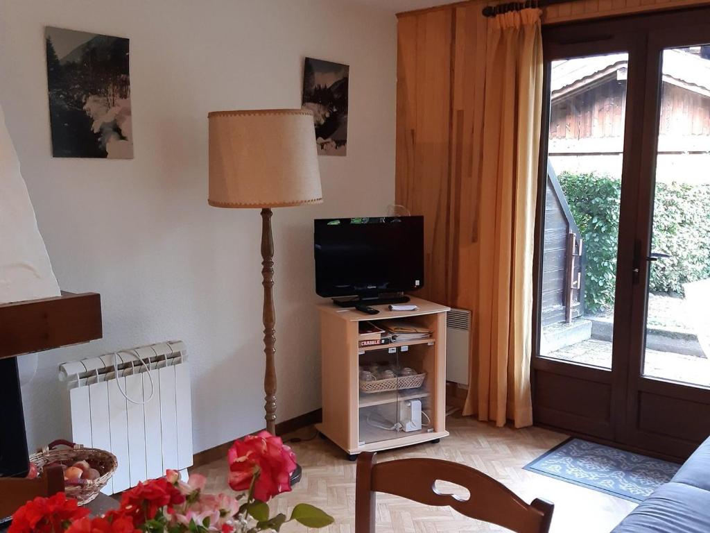 T2 rez-de-jardin Chamonix avec parking et vue Mont Blanc - FR-1-517-65 - 4