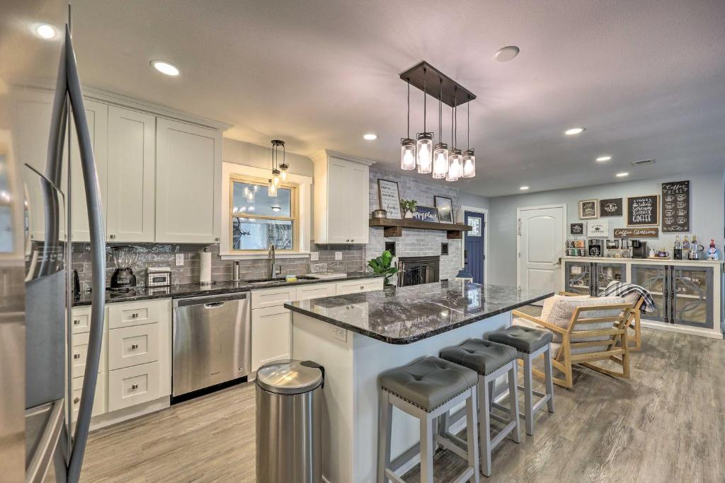 Newly Renovated Hidden Creek Royal Retreat!