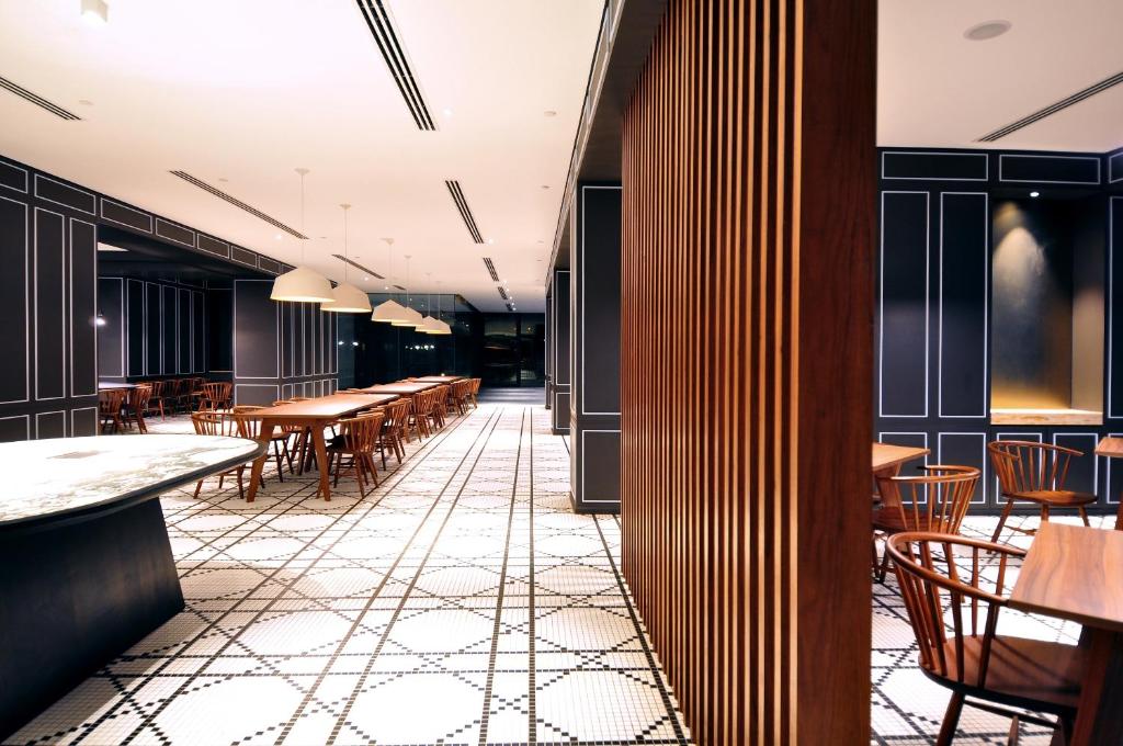 Hotel Dining