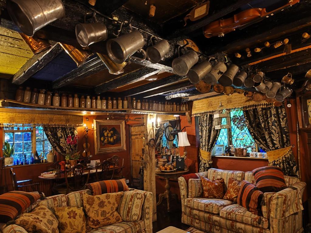 Wizards Thatch Luxury Suites