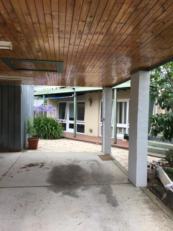 A1 Holiday home close to train station photo