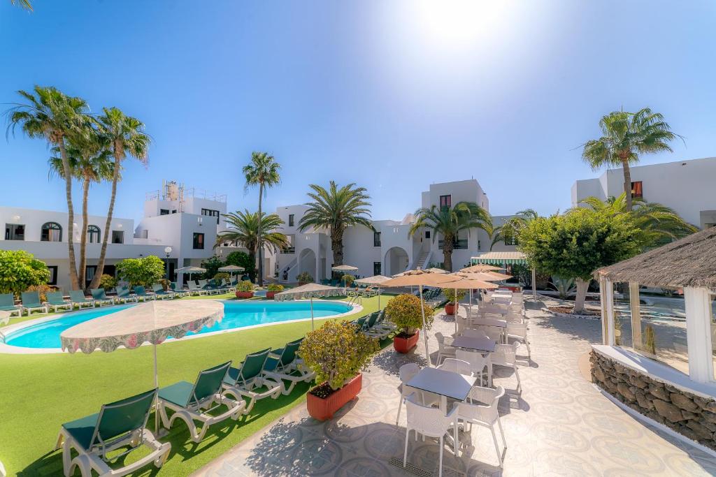Nazaret Sol — Swimming pool in Costa Teguise, Canary Islands