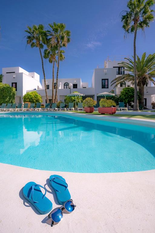Nazaret Sol — Swimming pool in Costa Teguise, Canary Islands