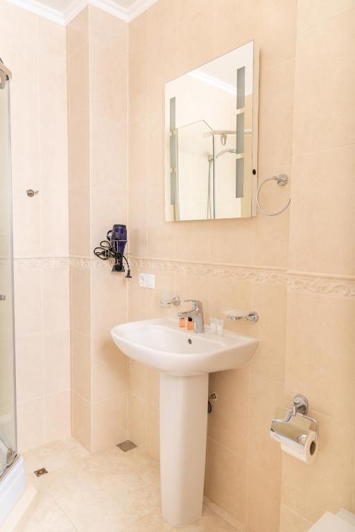 Rose Hotel & Hostel Vake photo
