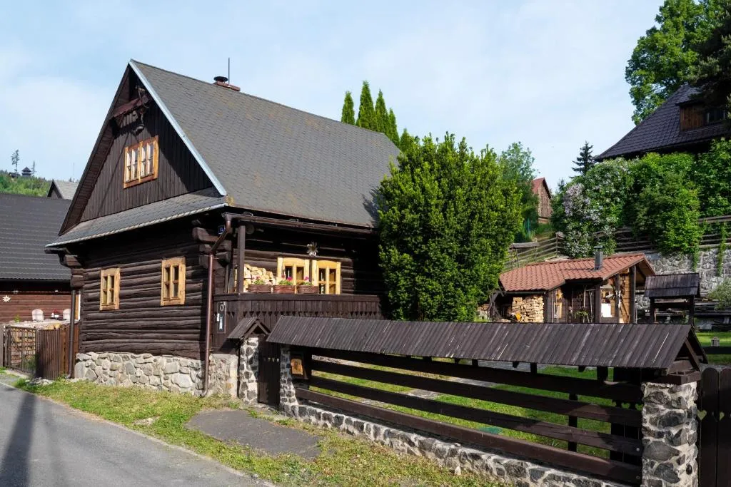 Traditional cozy cottage BOCANKA, hotel in Nižná Boca