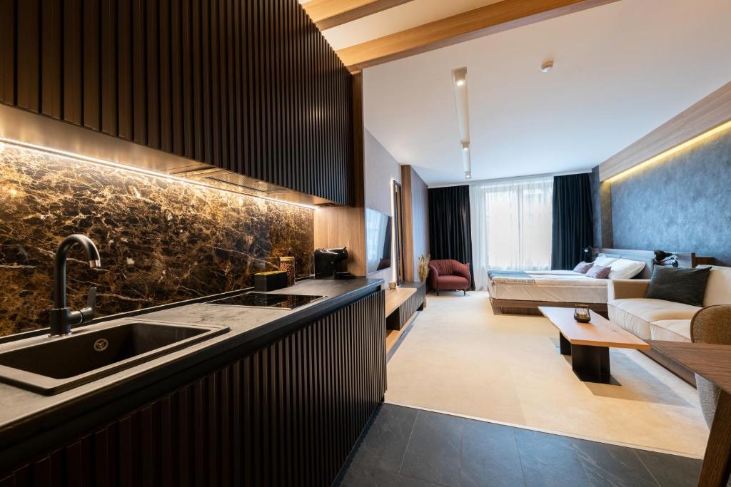 Woodside Apartment 218 - 2