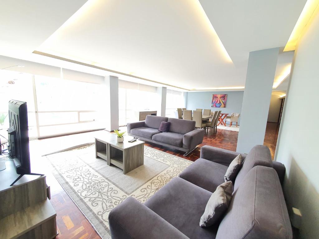 Luxury Apartment Masaryk 4BR - 4