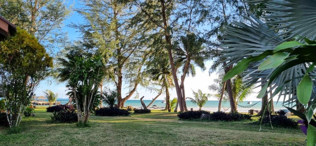 TK Beach Resort Koh Mak photo