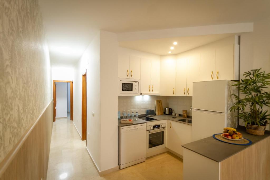 MARBELLA BANUS SUITES - Marbella Centro Edificio Doña Inés Suite Apartment - 4