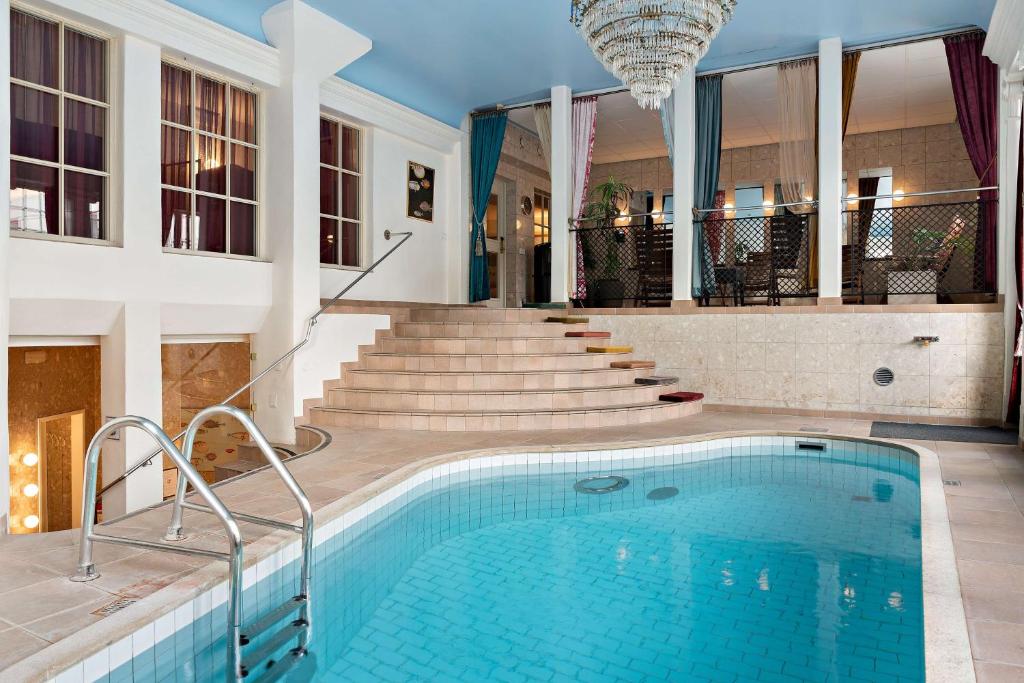 베스트웨스턴 스트랜드 호텔 (Best Western Strand Hotel)