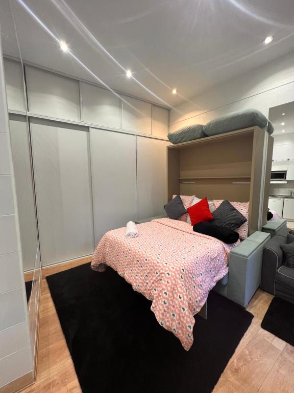 Chic Studio at Arc de Triomphe and Champs Elysees - 5