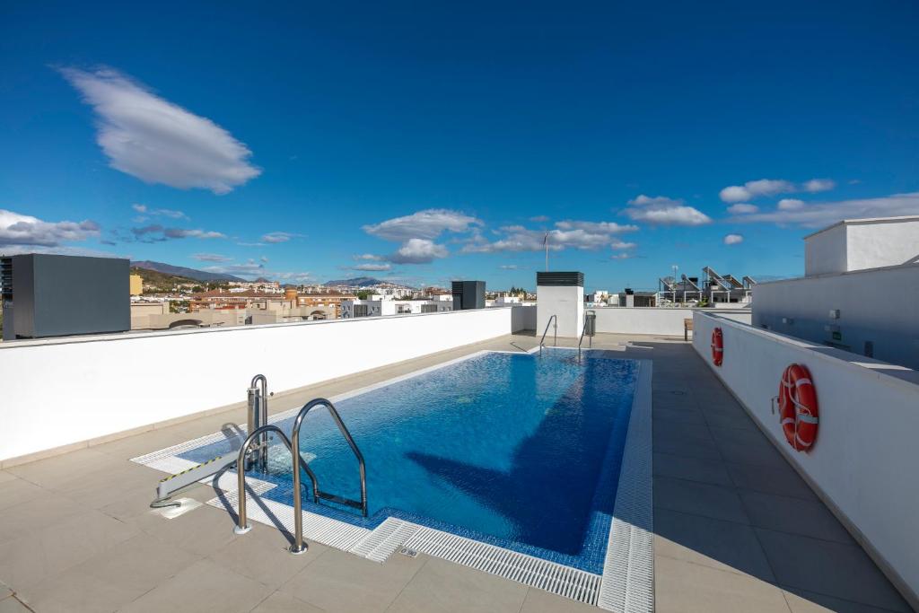 NEW 3 bedroom Apt with pool + near beach - RDR274 - 3