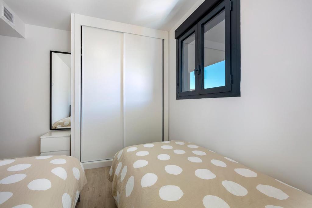 NEW 3 bedroom Apt with pool + near beach - RDR274 - 5
