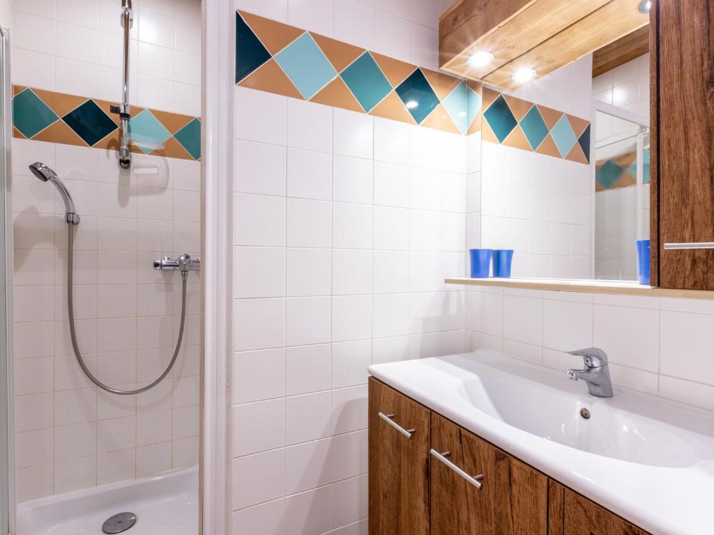 Charmant 4 pièces en centre village, proche pistes - 8 pers, Wifi, parking, balcon, animaux acceptés - FR-1-437-48 - 4