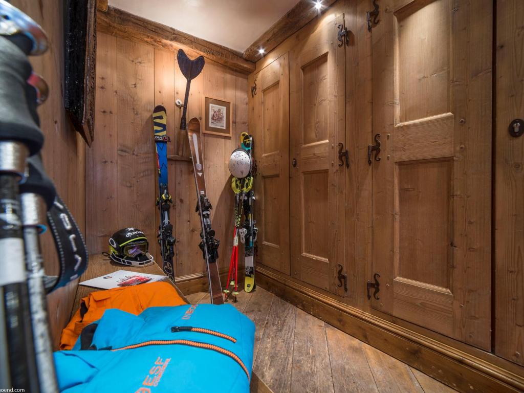 Duplex raffiné à Courchevel 1850 avec cheminée et parking privé - 3