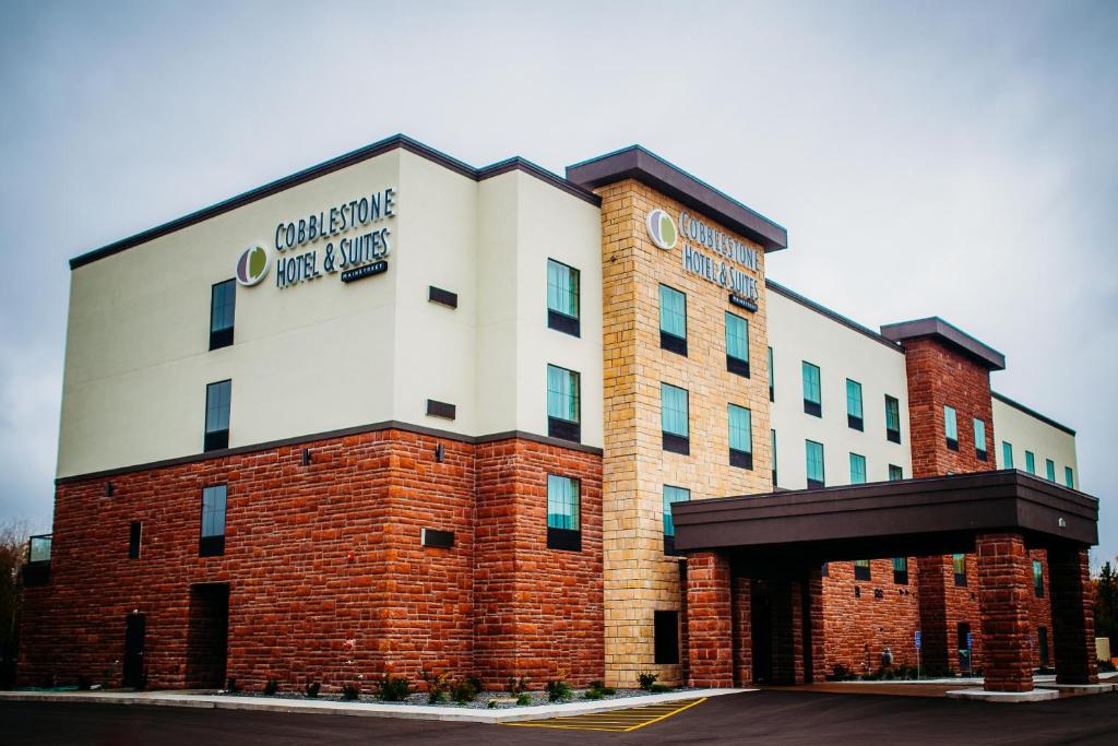 Cobblestone Hotel & Suites International Falls, International Falls