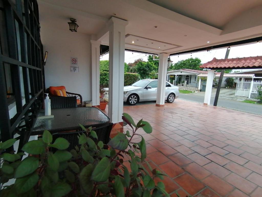 Hostal Compostela Inn — Hotel in David