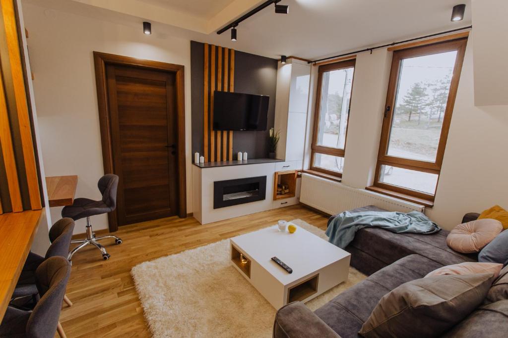 Divcinova Moderan A10, Divčibare