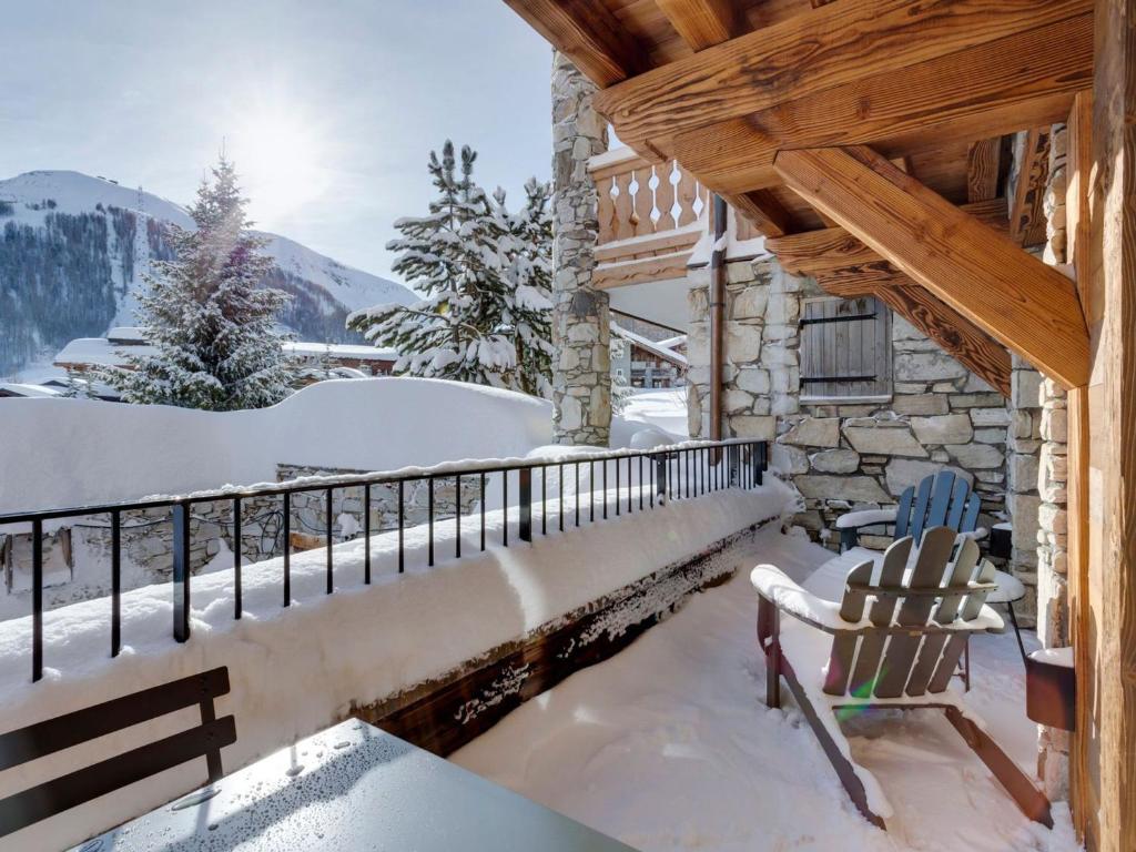 Luxueux 4 pièces avec balcon, cheminée et services conciergerie à Val-d'Isère - FR-1-694-65 - 2
