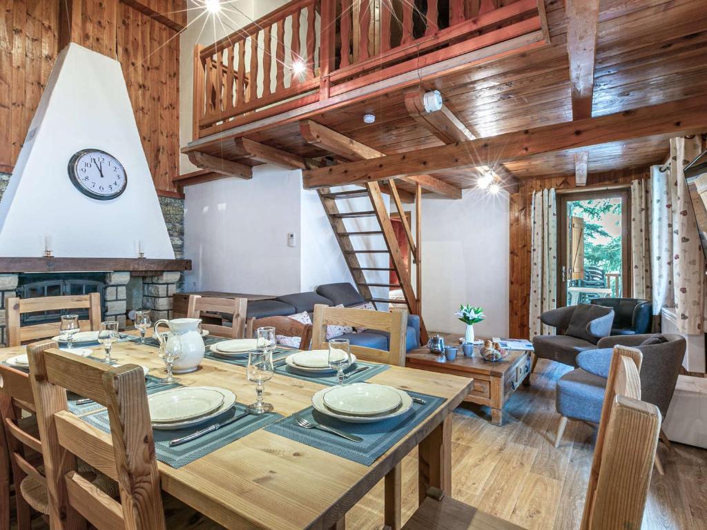 Charmant Appartement Montagnard au Coeur du Vieux Village, aux Pieds des Pistes de Val-d'Isère - FR-1-694-77 - 1