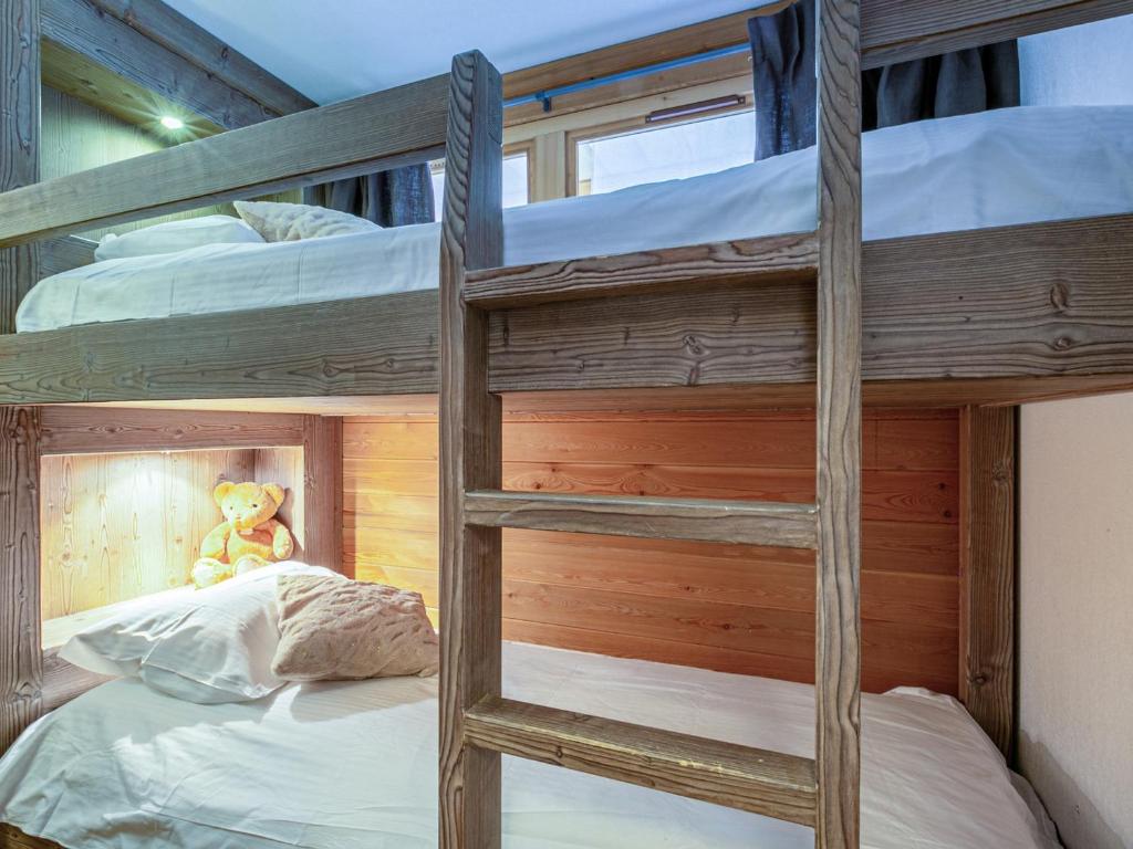 Appartement élégant avec cheminée et balcon, aux pieds des pistes et au cœur de Val-d'Isère - FR-1-694-138 - 4