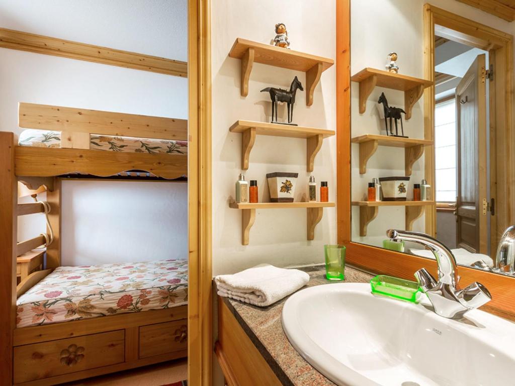 Appartement élégant aux pieds des pistes avec cheminée et WiFi - FR-1-694-213 - 5