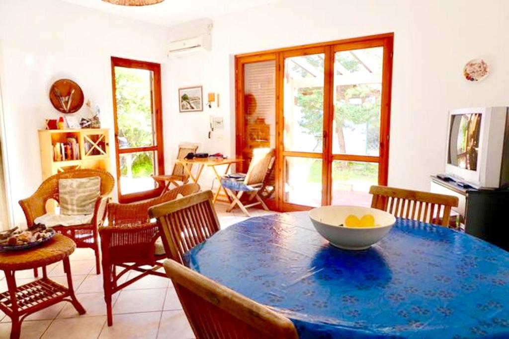 3 bedrooms appartement at Cala Gonone 70 m away from the beach with enclosed garden bild2