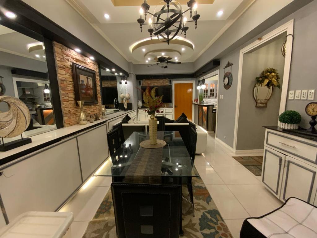 Stunning 1 BR Eastwood Condo Suite!, Manila