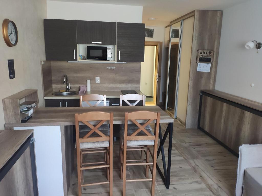 BELE STAZE 18 - BRZEĆE KOPAONIK, Brzeće