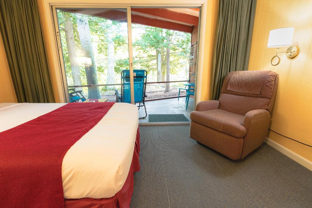 Motel Long Lake and Cottages photo