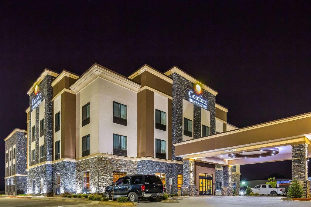 Comfort Inn & Suites Moore - Oklahoma City photo
