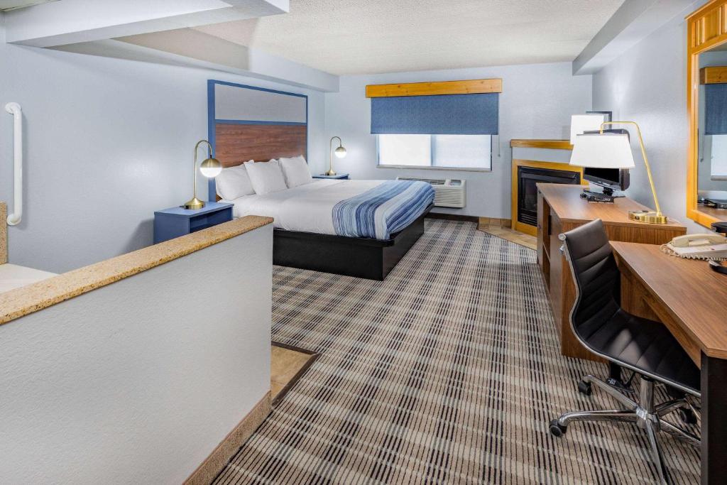 AmericInn by Wyndham Sayre photo