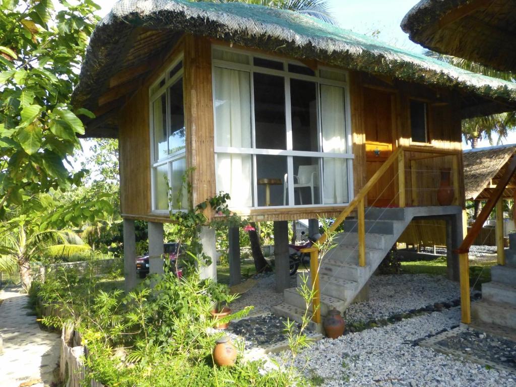 Entrance, Blue Seastar Cottages in Romblon