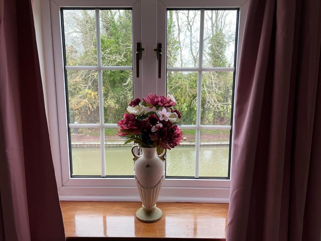 Canalside B and B, Yelvertoft photo 8