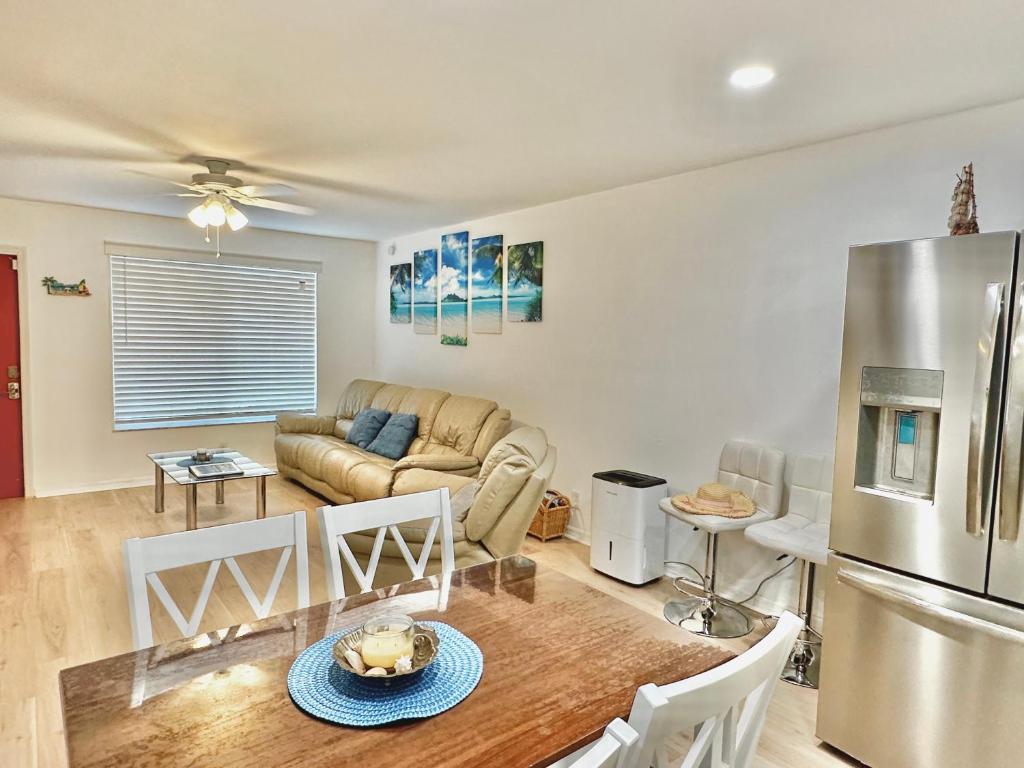 Oasis in Ocean Ridge, Walk to the Beach in Boynton Beach (FL) reviews, prices of Hotels