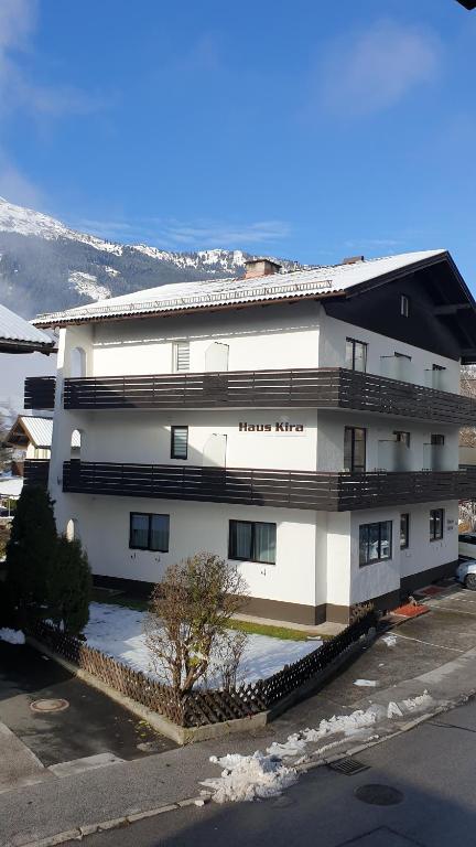 Haus Kira photo