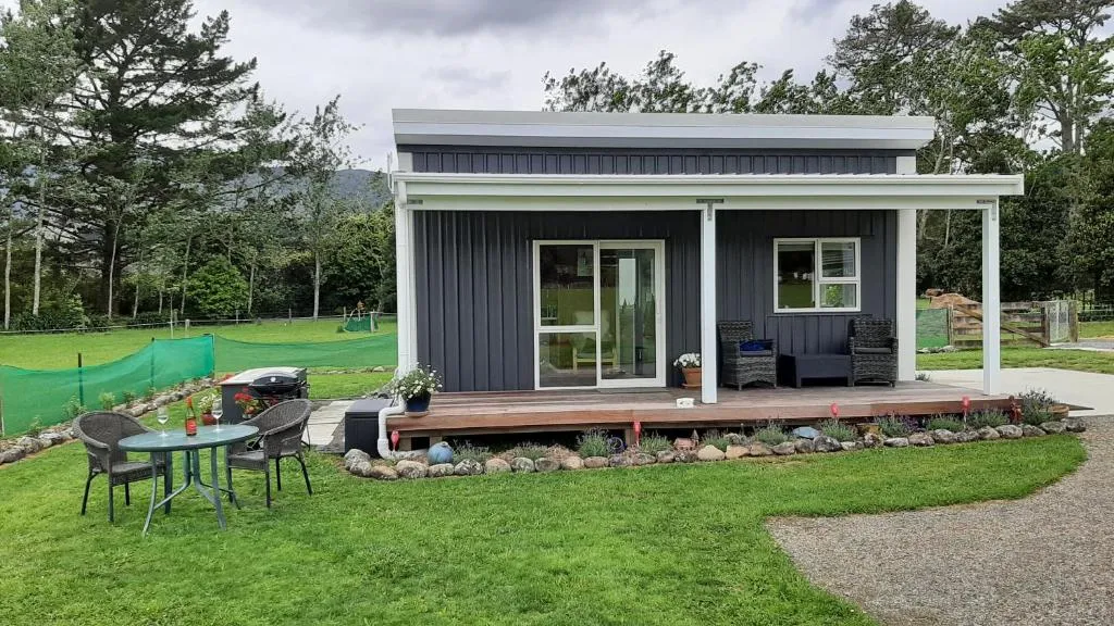 Waiora cottage, hotel in Otaki